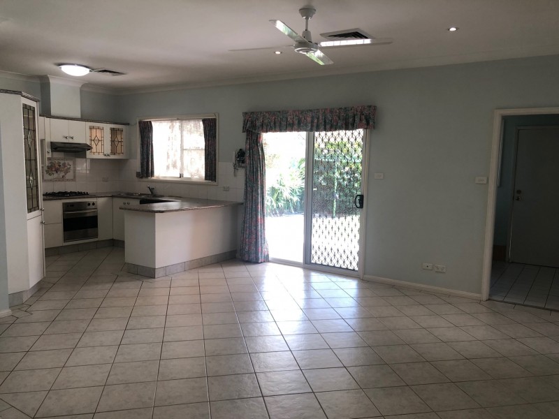 4 View Park Street, Prospect NSW 2148