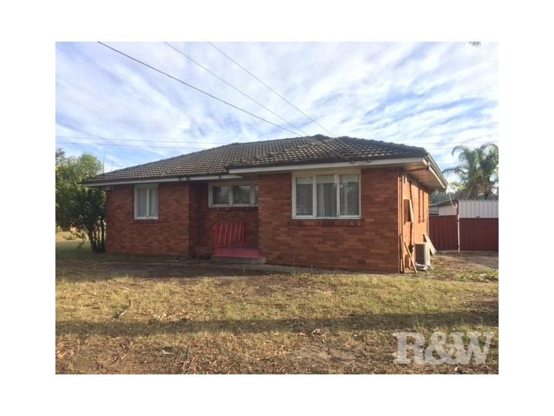 36 Wangaroa Crescent, Lethbridge Park NSW 2770