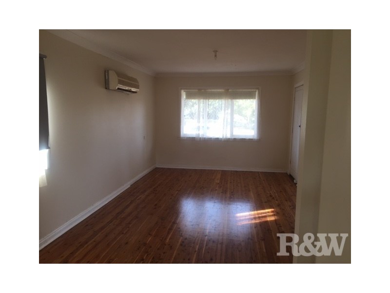 36 Wangaroa Crescent, Lethbridge Park NSW 2770