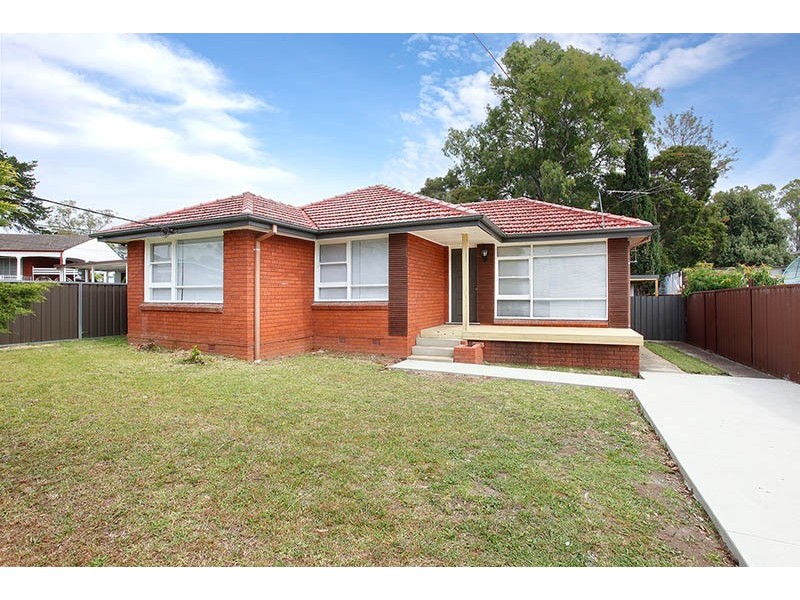 17 Burdett Crescent, Blacktown NSW 2148
