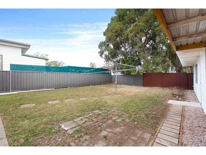 17 Burdett Crescent, Blacktown NSW 2148