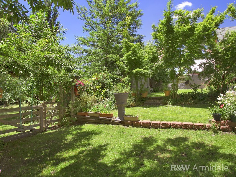 21 Elizabeth Avenue, Uralla NSW 2358