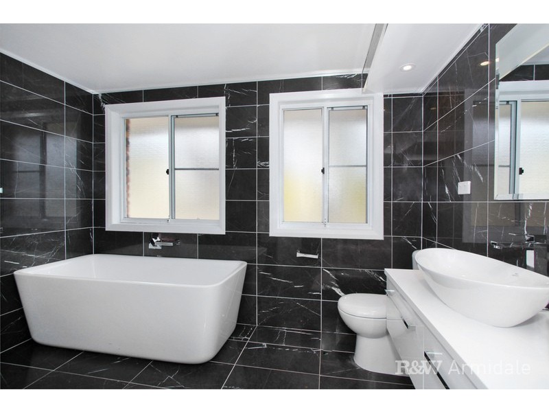 4 Carlow Close, Armidale NSW 2350
