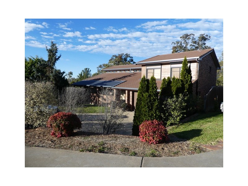 2 Rosecommon Avenue, Armidale NSW 2350