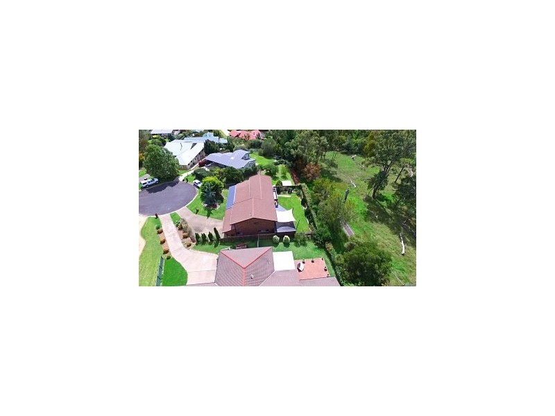 2 Rosecommon Avenue, Armidale NSW 2350