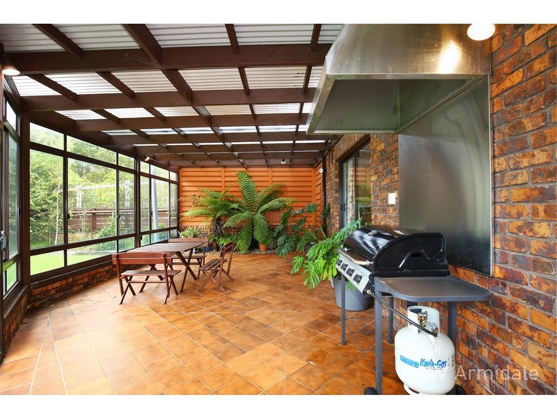 2 Rosecommon Avenue, Armidale NSW 2350