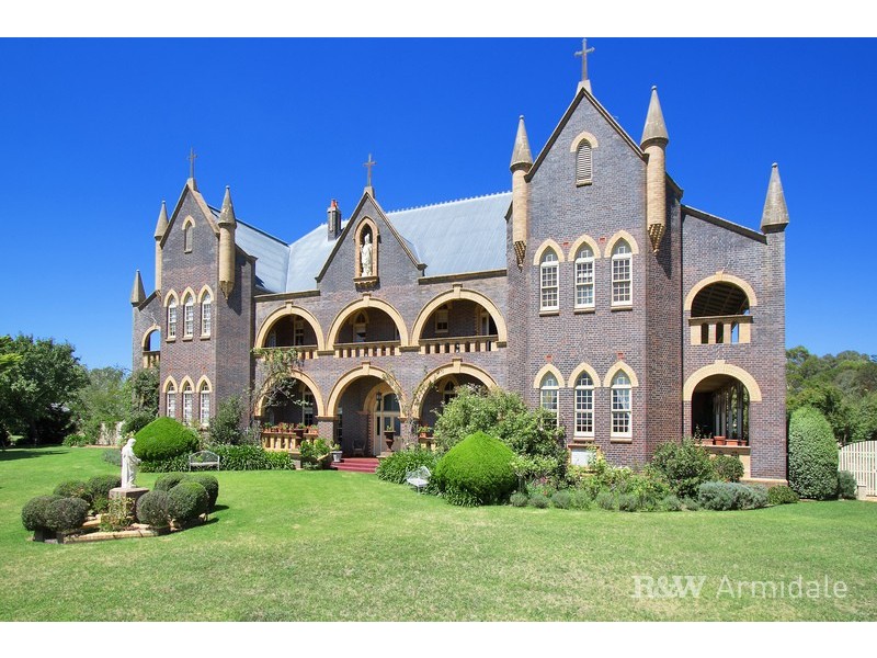 2/20 The Boulevarde, Armidale NSW 2350