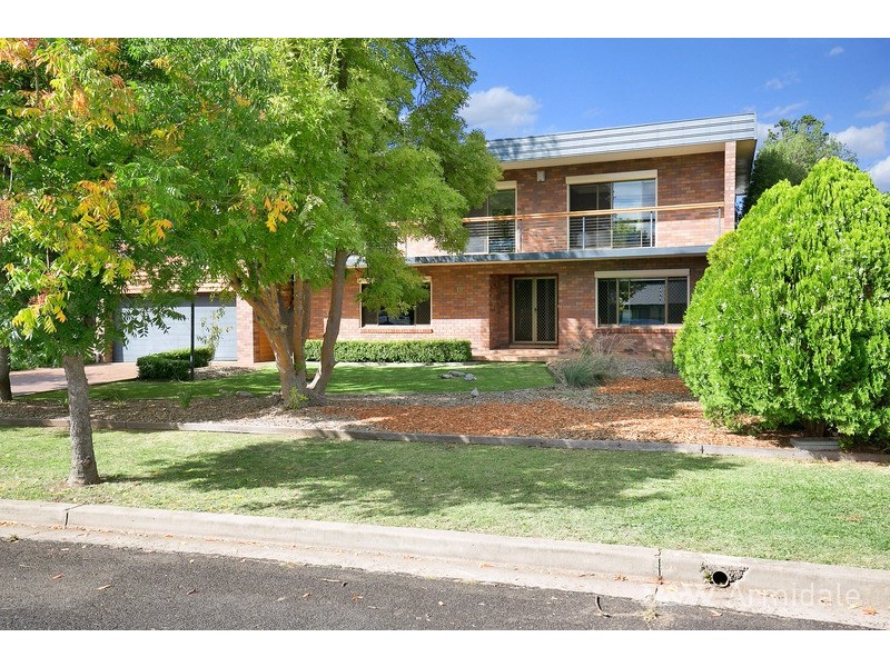 10 Bowman Avenue, Armidale NSW 2350