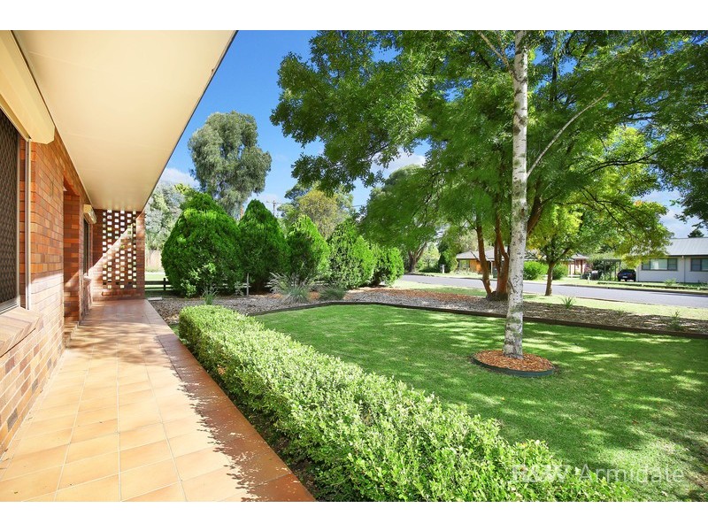 10 Bowman Avenue, Armidale NSW 2350