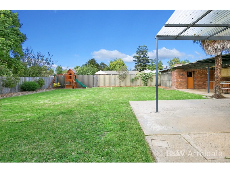 10 Bowman Avenue, Armidale NSW 2350