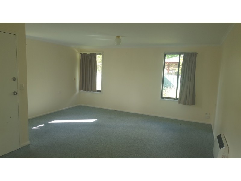 2 McIntosh Crescent, Armidale NSW 2350
