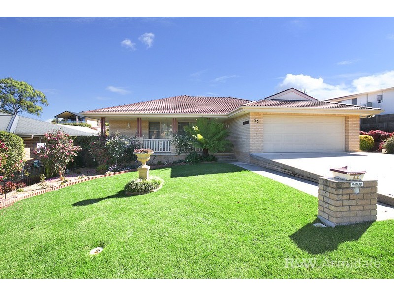 22 Golden Grove, Armidale NSW 2350