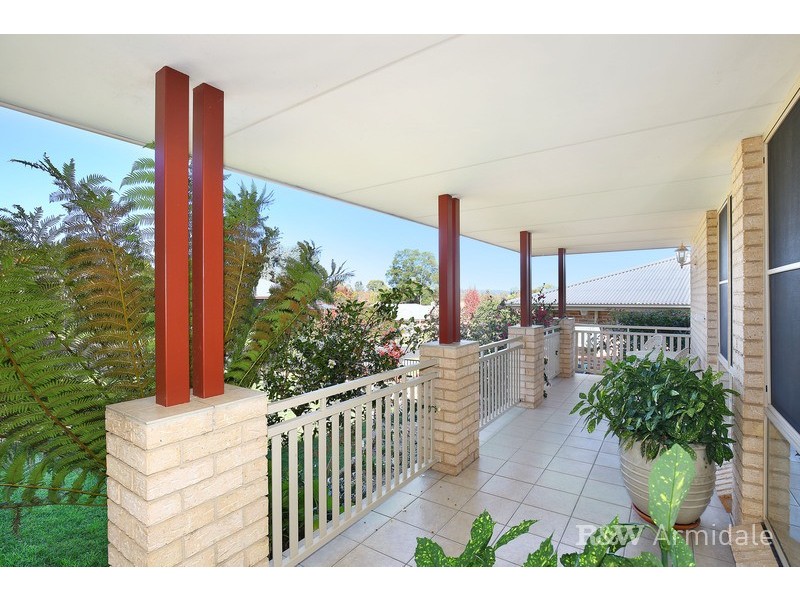22 Golden Grove, Armidale NSW 2350