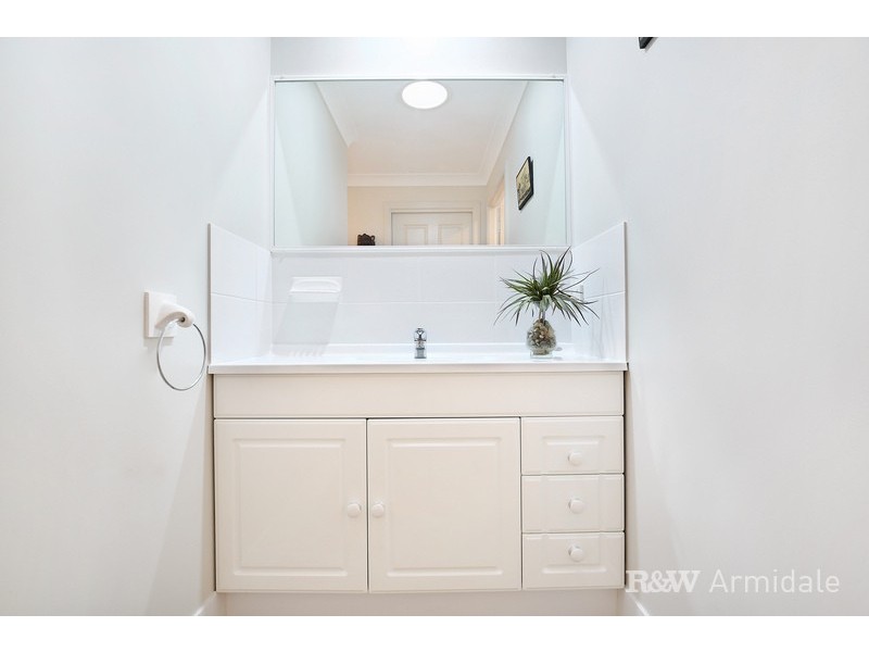 22 Golden Grove, Armidale NSW 2350
