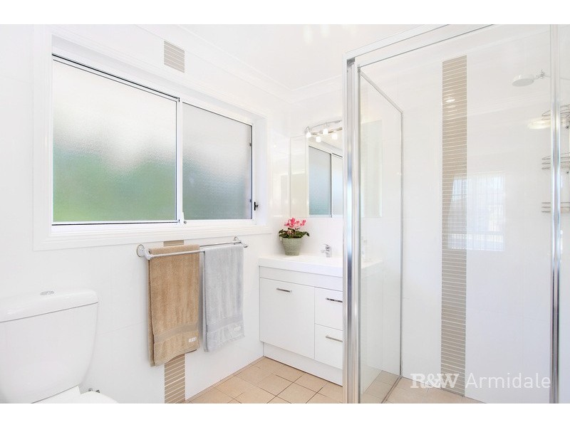 3 McCarthy Crescent, Armidale NSW 2350