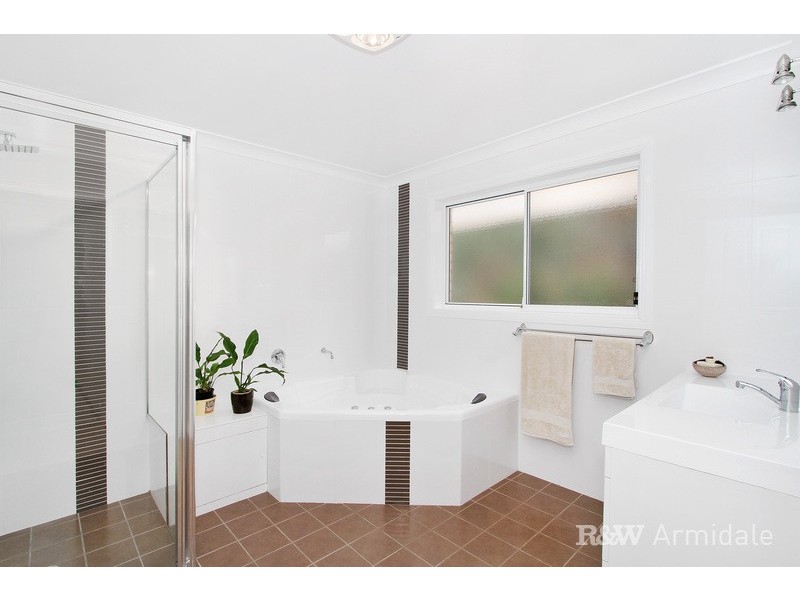 3 McCarthy Crescent, Armidale NSW 2350