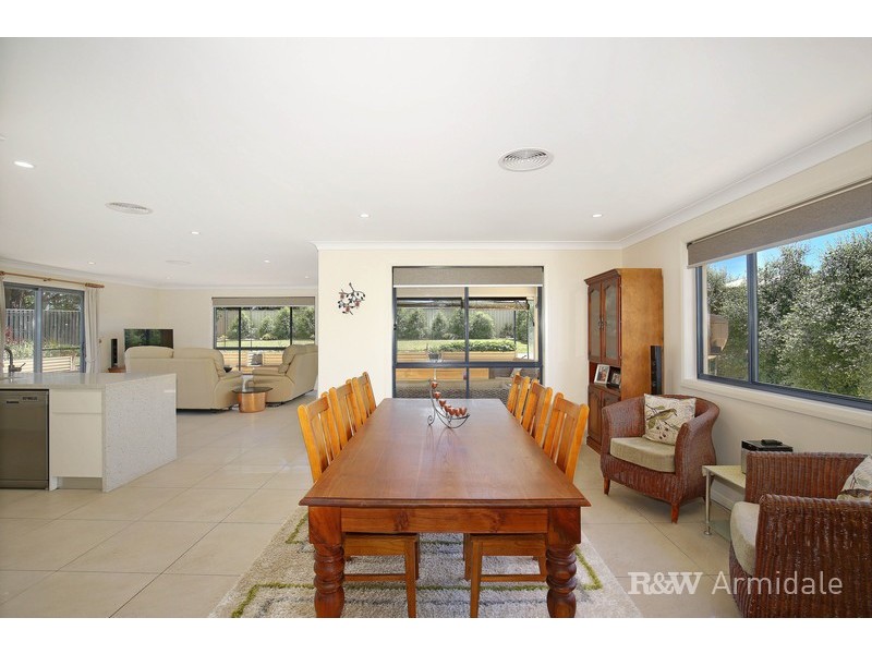 4 Campbell Parade, Armidale NSW 2350