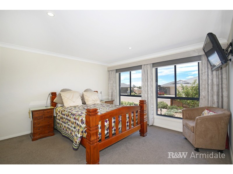 4 Campbell Parade, Armidale NSW 2350