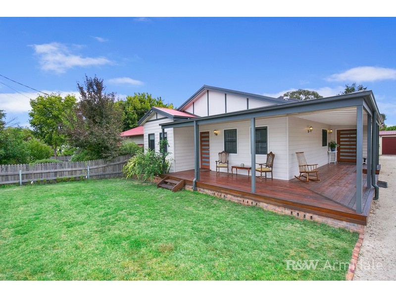 1 St Cuthbert’s Avenue, Armidale NSW 2350