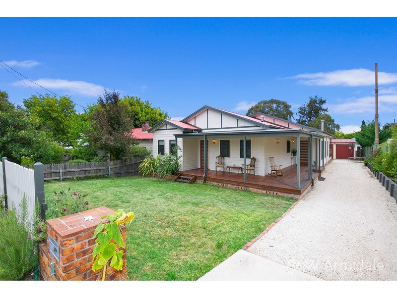 1 St Cuthbert’s Avenue, Armidale NSW 2350