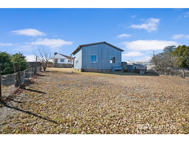 16 King Street, Uralla NSW 2358