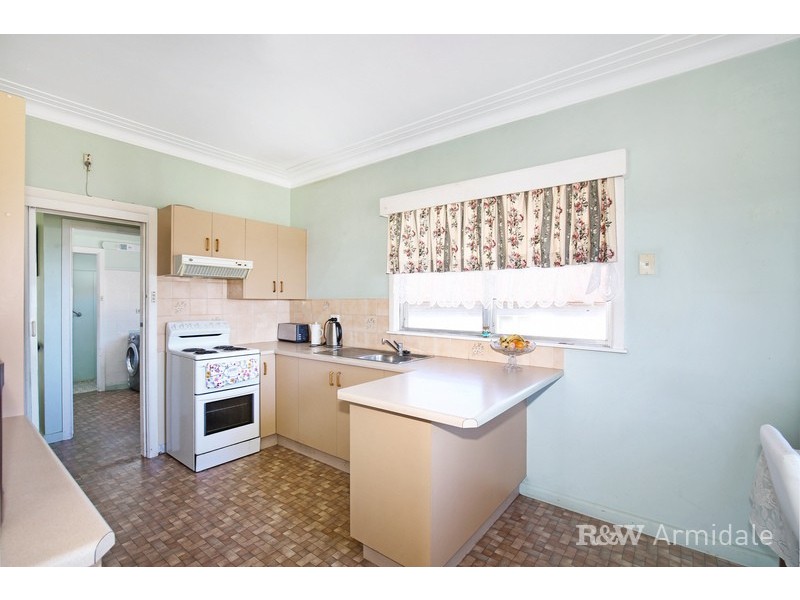 16 King Street, Uralla NSW 2358