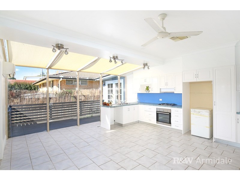 27 Duval Street, Armidale NSW 2350