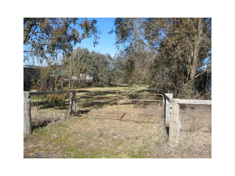 14 Bligh Avenue, Uralla NSW 2358