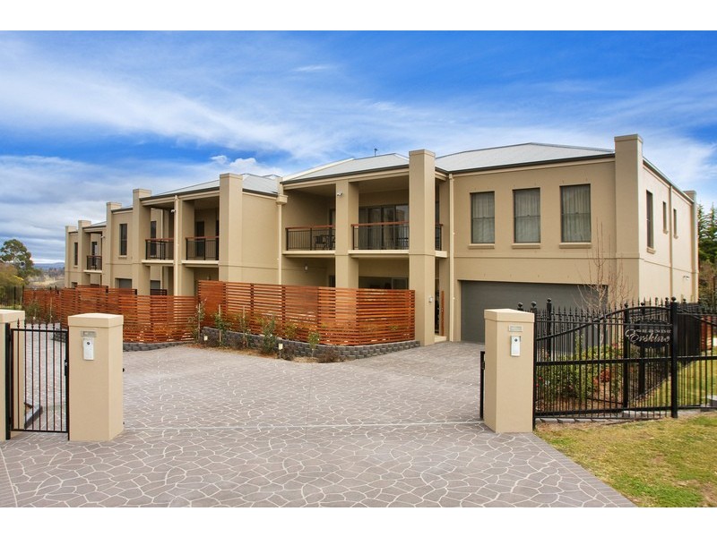 3/2 Illallangi Close, Armidale NSW 2350