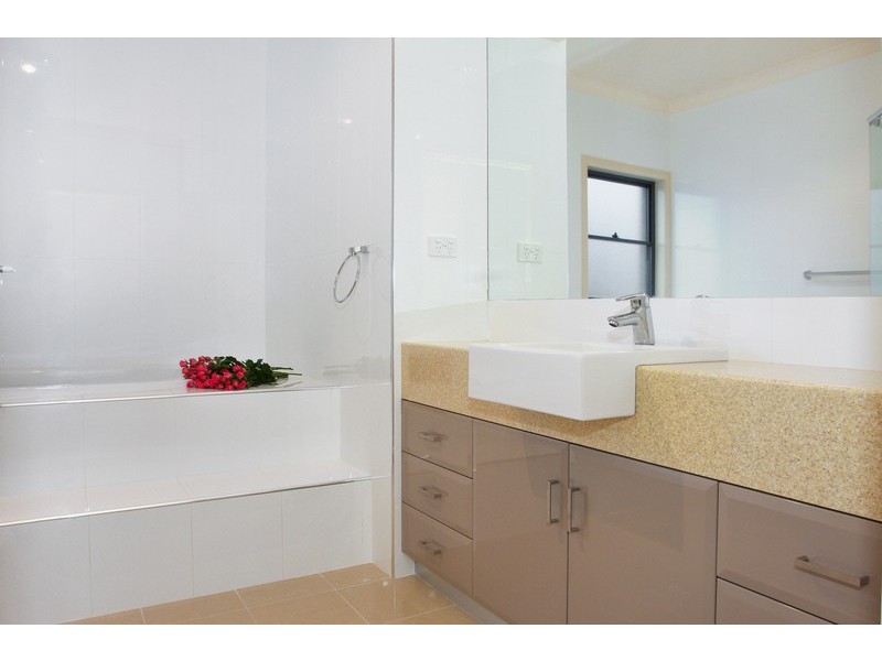 3/2 Illallangi Close, Armidale NSW 2350