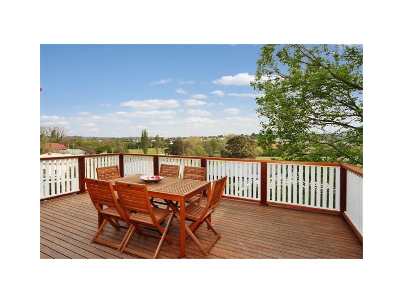 4 Quinn Avenue, Armidale NSW 2350