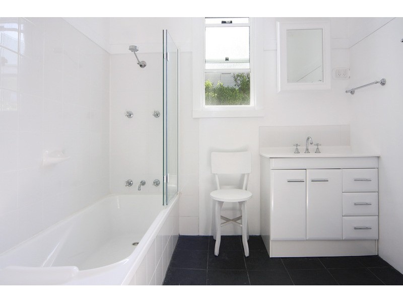 4 Quinn Avenue, Armidale NSW 2350