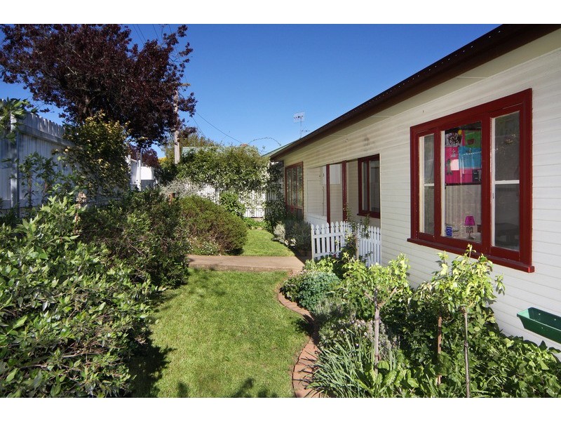 4 Quinn Avenue, Armidale NSW 2350