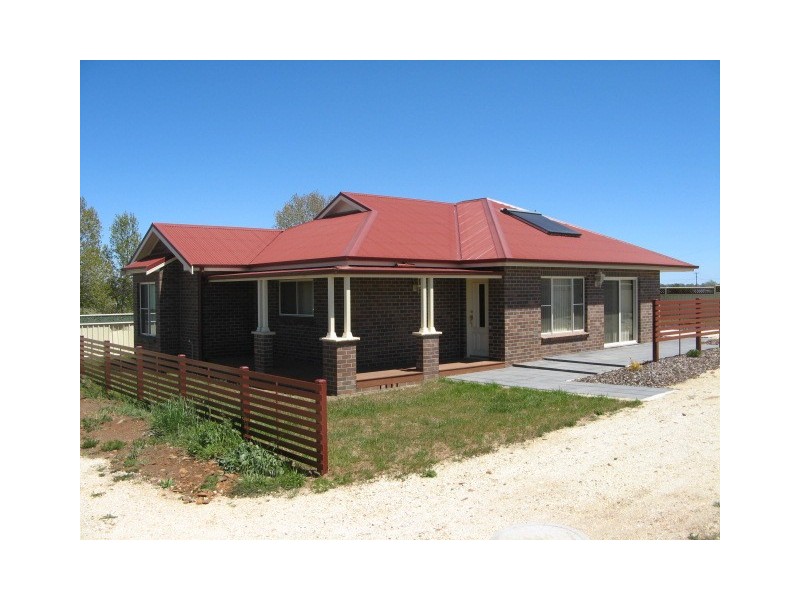 10-12 Hardinge St, Guyra NSW 2365