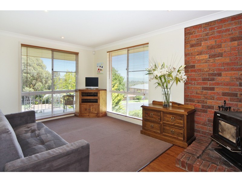 2 G F Nott Close, Armidale NSW 2350