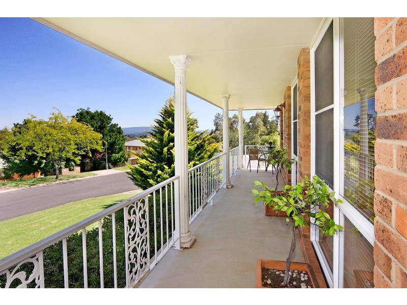 2 G F Nott Close, Armidale NSW 2350