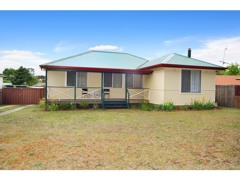 17 Jones Avenue, Armidale NSW 2350