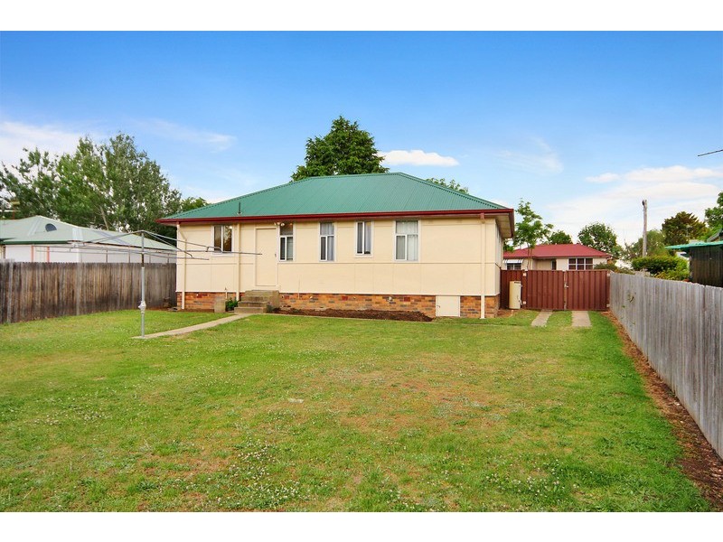 17 Jones Avenue, Armidale NSW 2350
