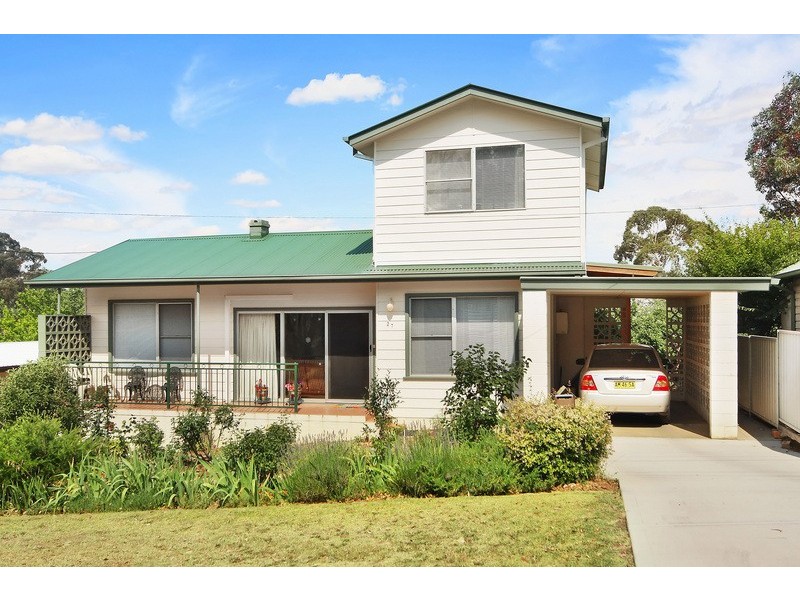 27 Dangar Street, Armidale NSW 2350