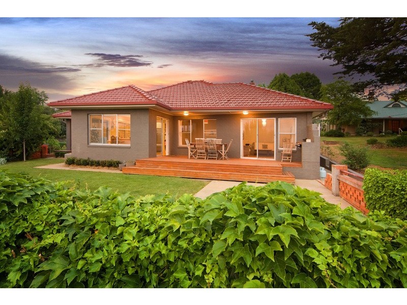 52 Garibaldi St, Armidale NSW 2350