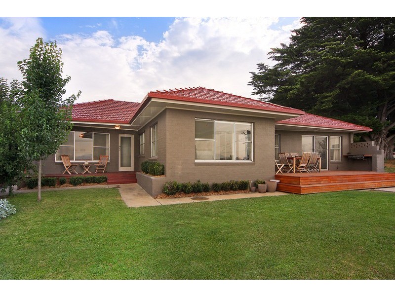 52 Garibaldi St, Armidale NSW 2350