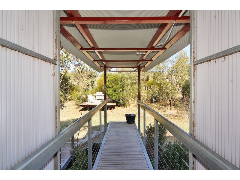 28 Meadow Rd, Armidale NSW 2350