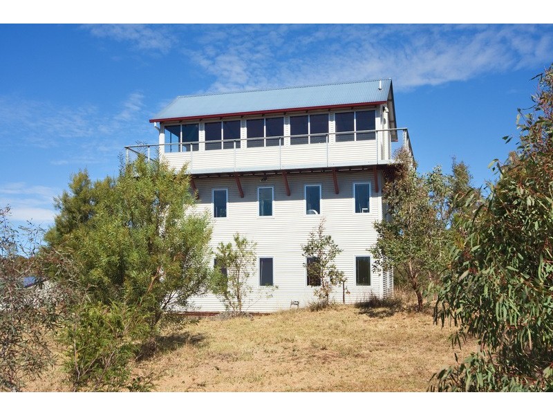 28 Meadow Rd, Armidale NSW 2350