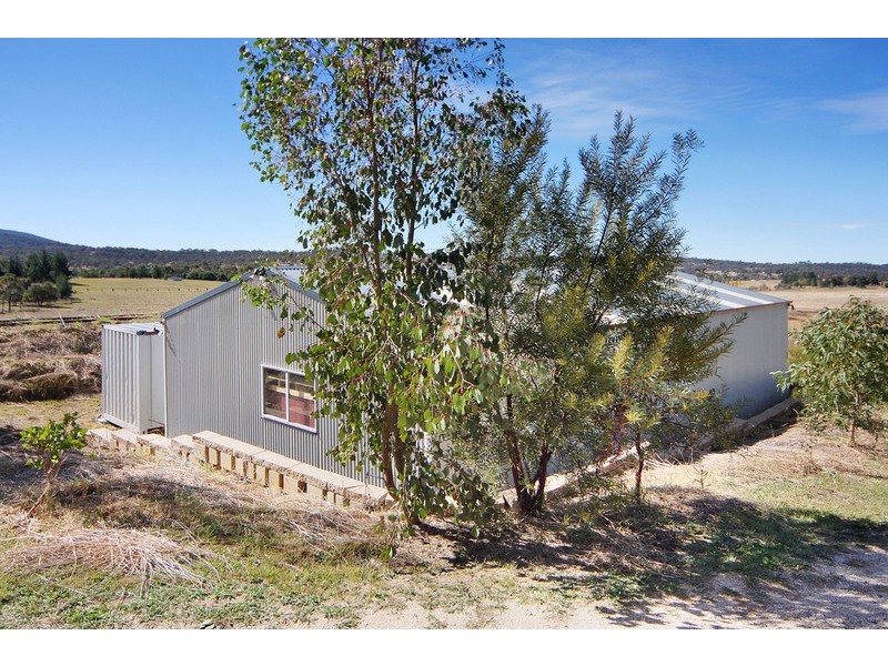28 Meadow Rd, Armidale NSW 2350