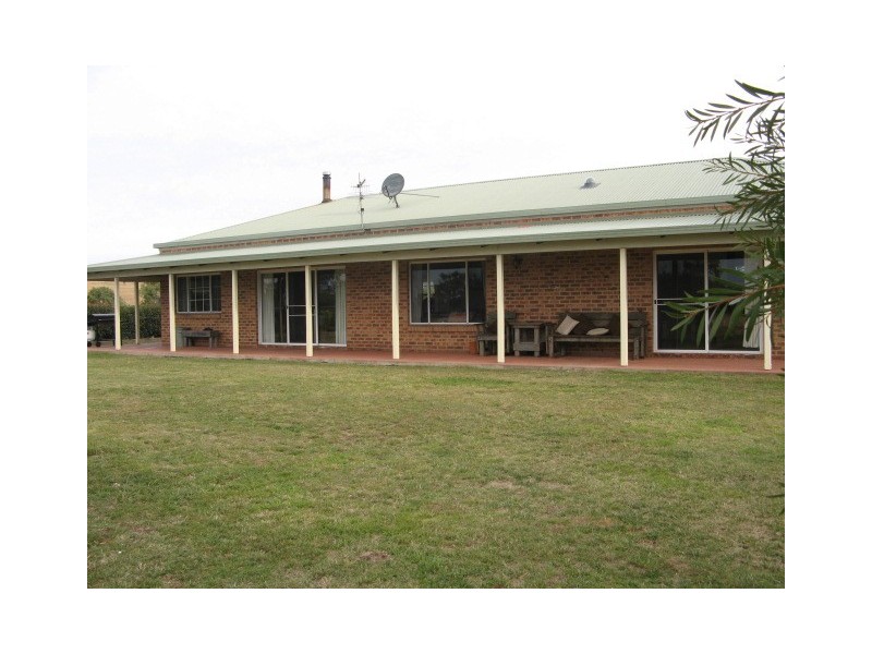 37 Blue Knobby Road, Enmore NSW 2350