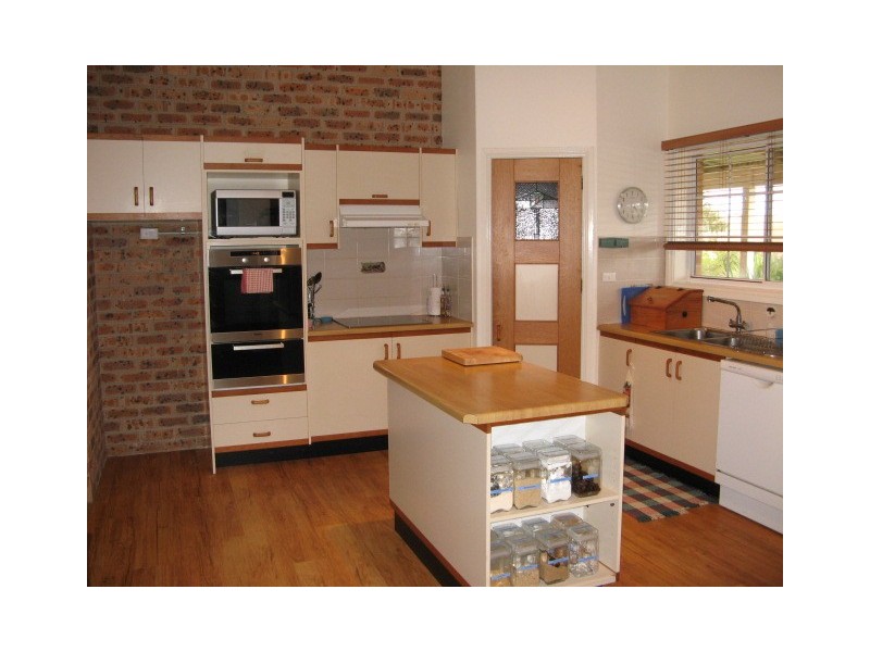 37 Blue Knobby Road, Enmore NSW 2350