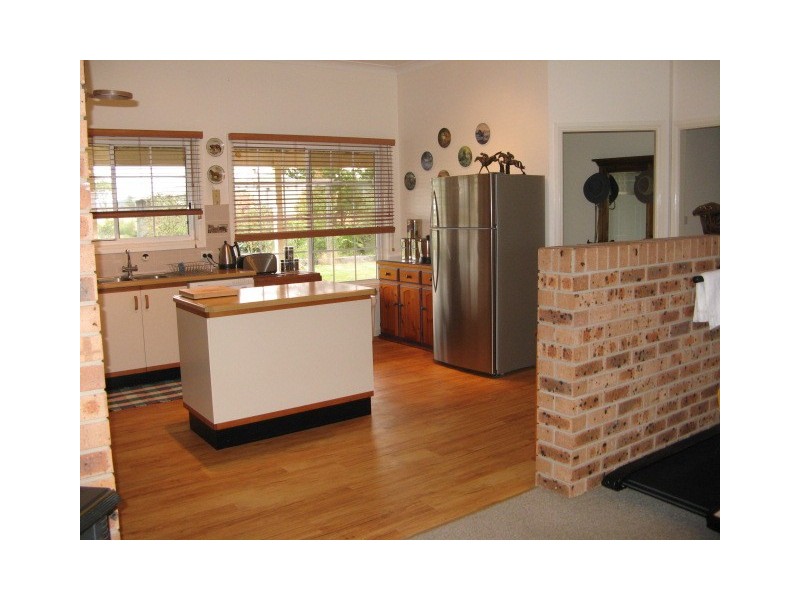 37 Blue Knobby Rd, Enmore NSW 2350