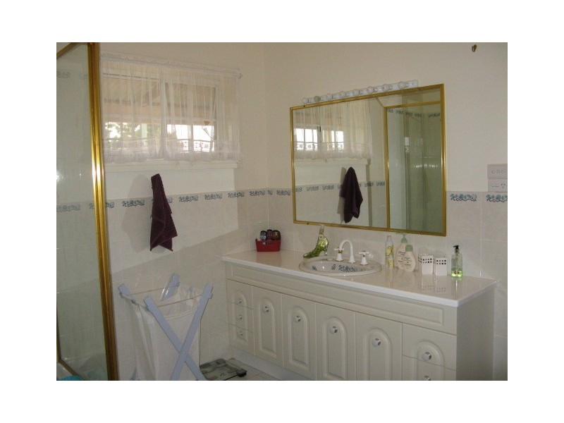 37 Blue Knobby Rd, Enmore NSW 2350