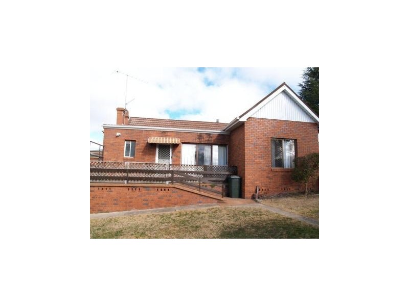 2 Bligh Street, Uralla NSW 2358