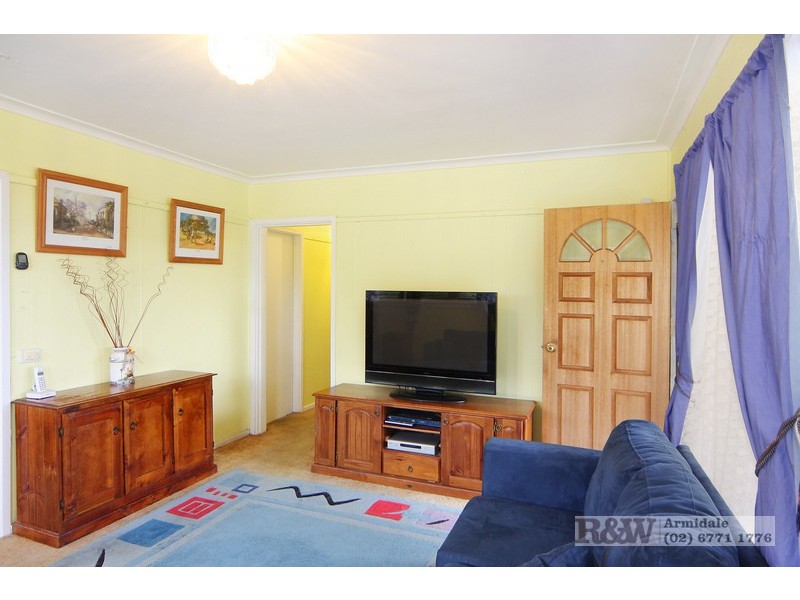 14 McLean Ave, Armidale NSW 2350